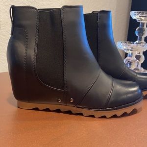 Bootzen black heeled boots